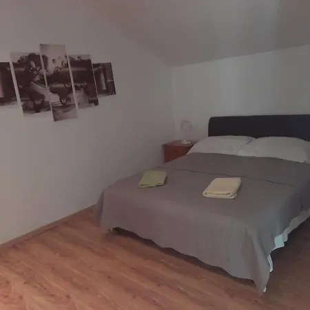 Jokovic Ostanak kod kuće Lumbarda